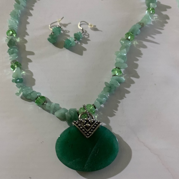 Set of earrings and necklace - Picture 5 of 6